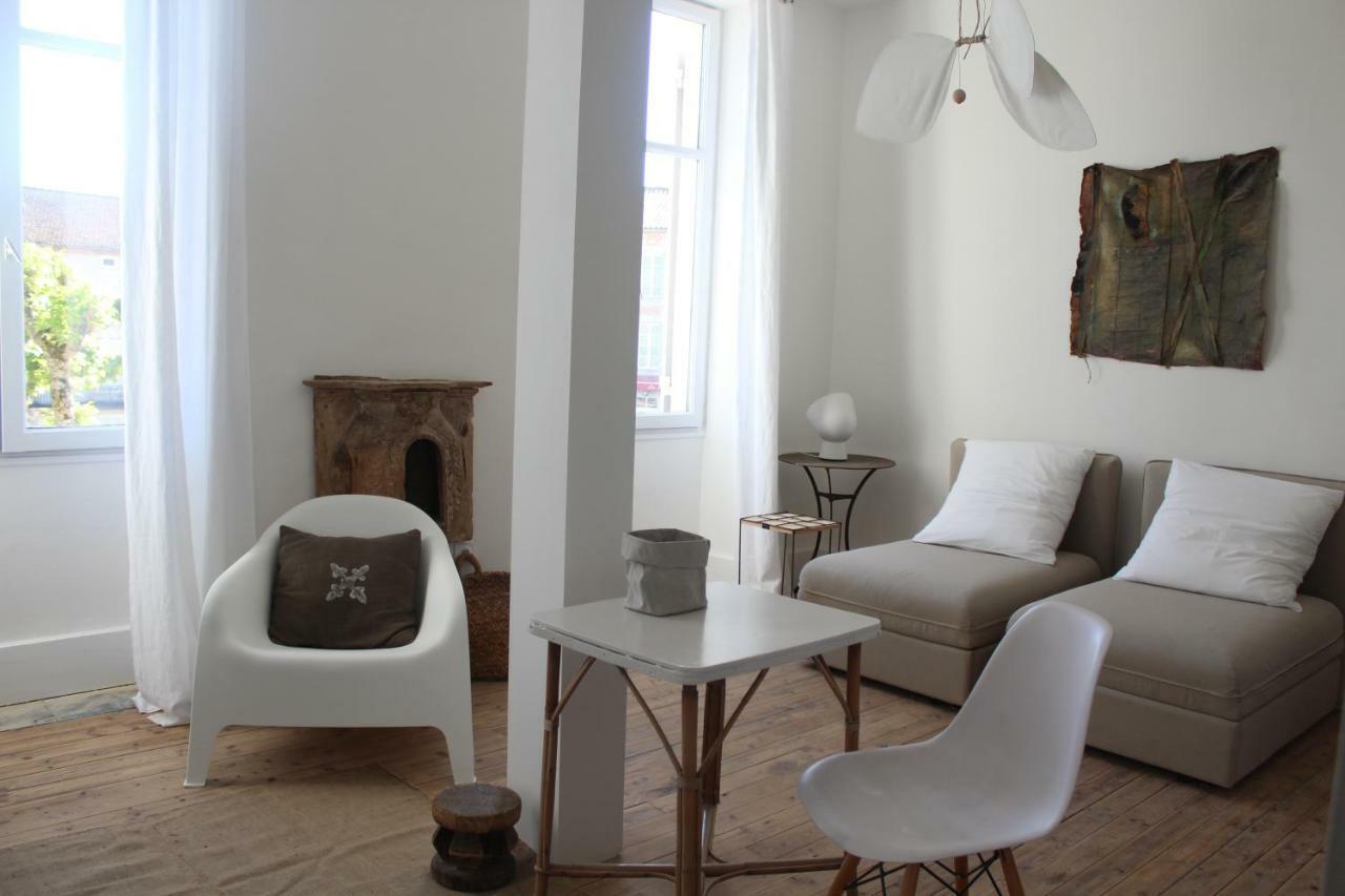 La Maison Sur La Place Penne-d'Agenais ภายนอก รูปภาพ