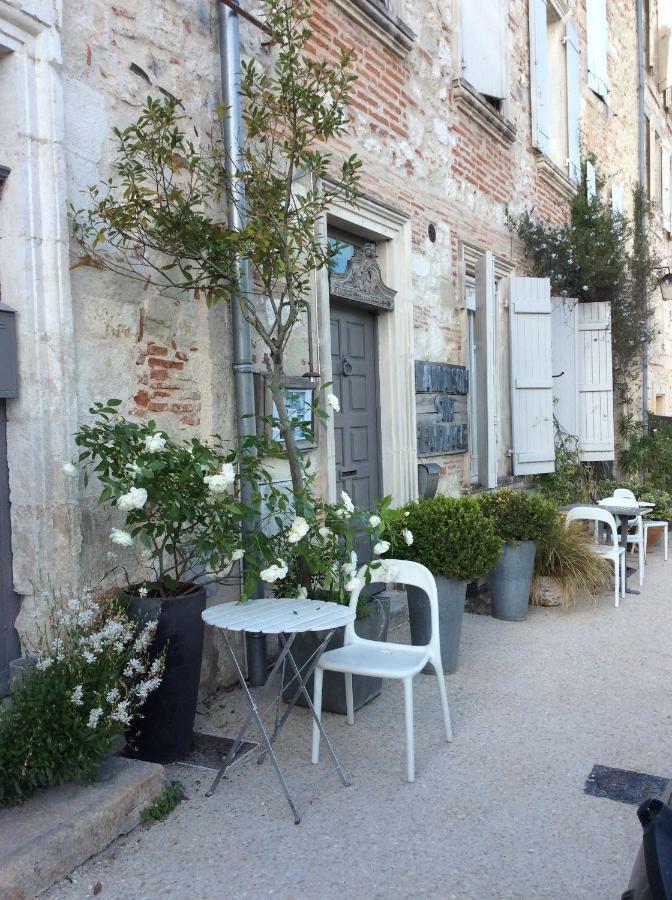 La Maison Sur La Place Penne-d'Agenais ภายนอก รูปภาพ