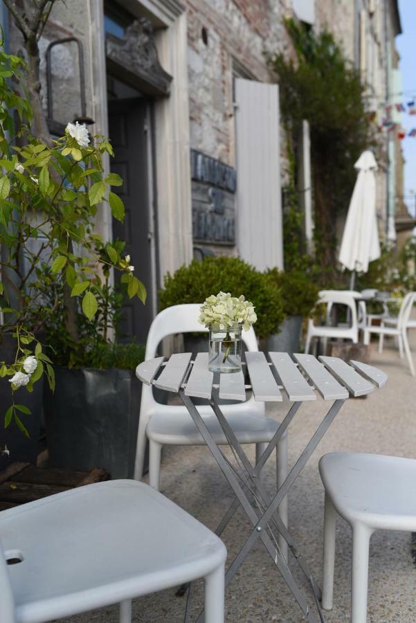 La Maison Sur La Place Penne-d'Agenais ภายนอก รูปภาพ
