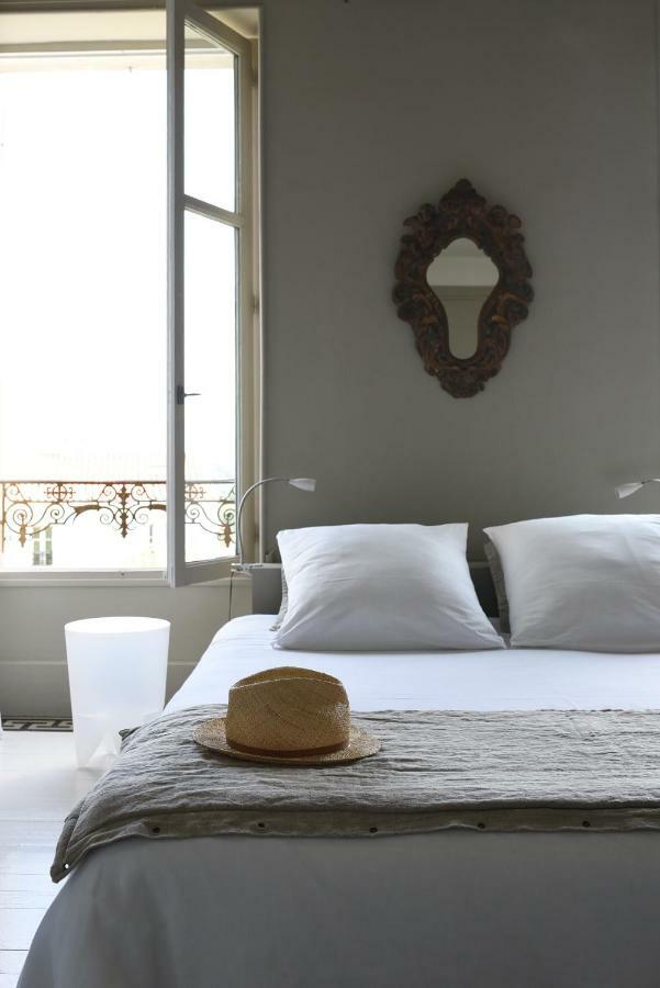 La Maison Sur La Place Penne-d'Agenais ภายนอก รูปภาพ